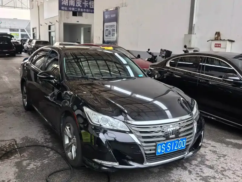 Toyota Crown, 2016