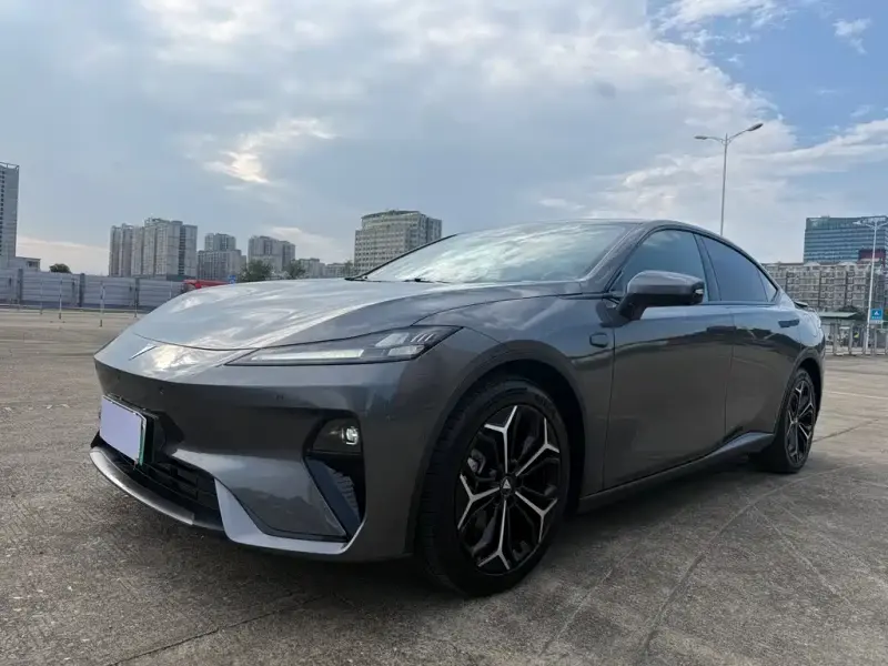 Deepal L07, 2025