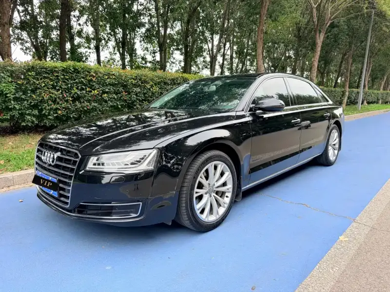 Audi A8, 2015