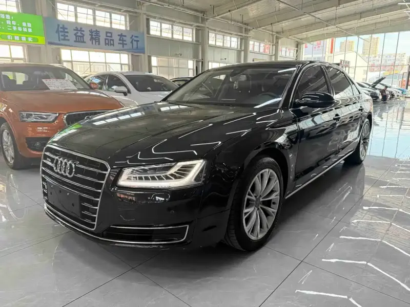 Audi A8, 2015