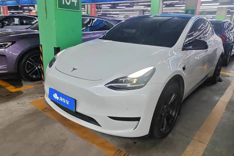 Tesla Model Y, 2024