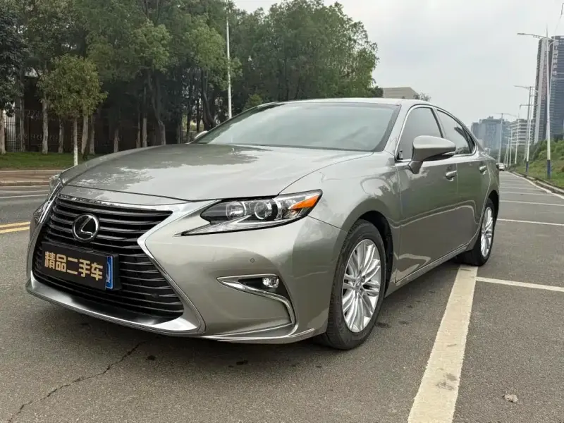 Lexus ES, 2016