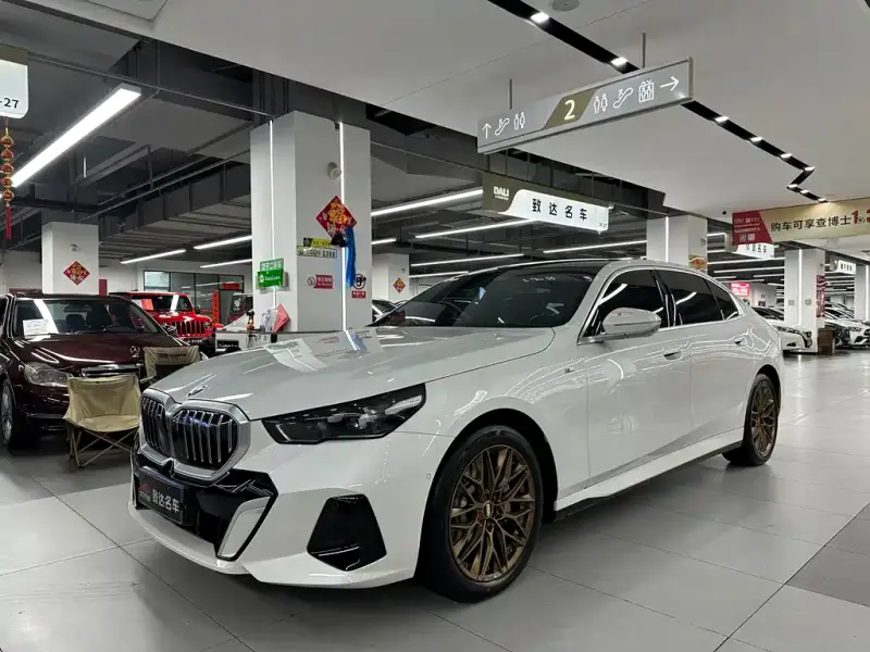 BMW 5 Series, 2025