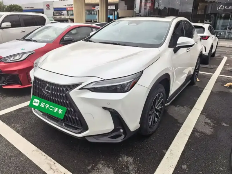 Lexus NX, 2023