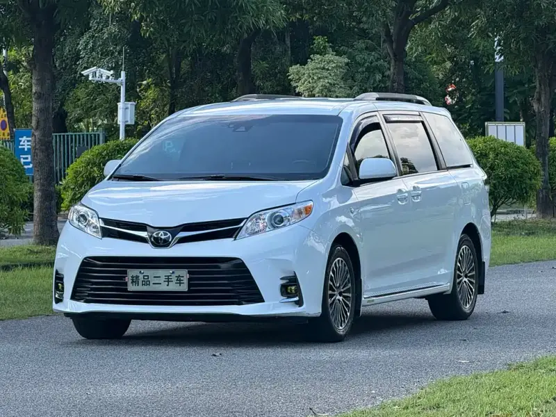 Toyota Sienna, 2018