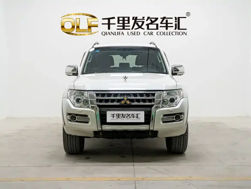 Mitsubishi Pajero (Import), 2019