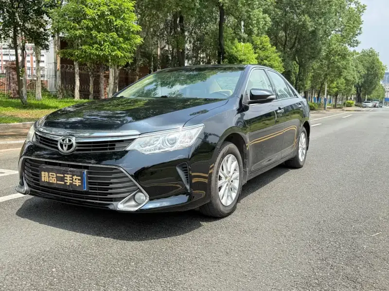 Toyota Camry Toyota Camry 2015 2.0G Leading Edition, 2016 — фото 1