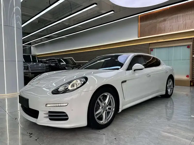 Porsche Panamera, 2015