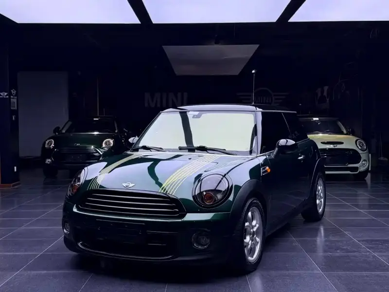 MINI Mini, 2011