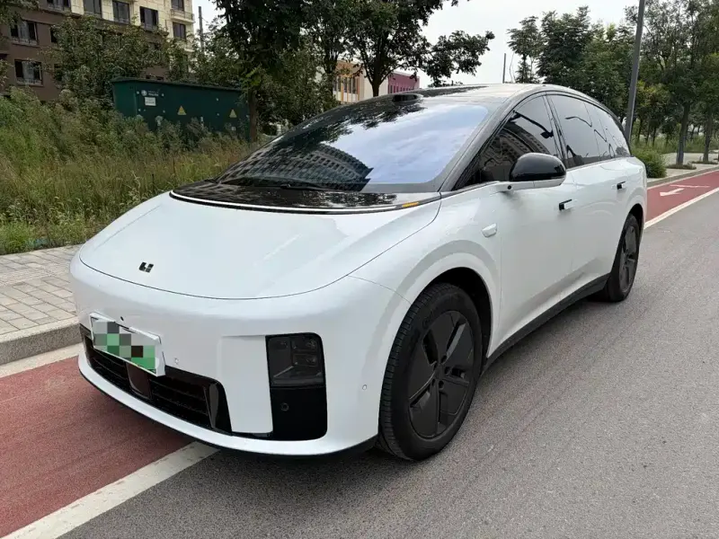 Li Auto i8 Li Auto i8 2025 Standard Edition, 2025 — фото 1