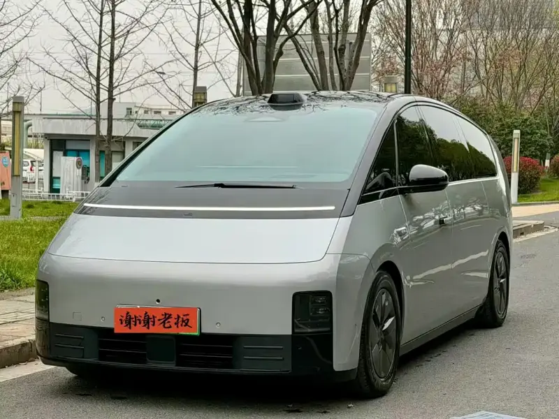 Li Auto Li MEGA, 2024
