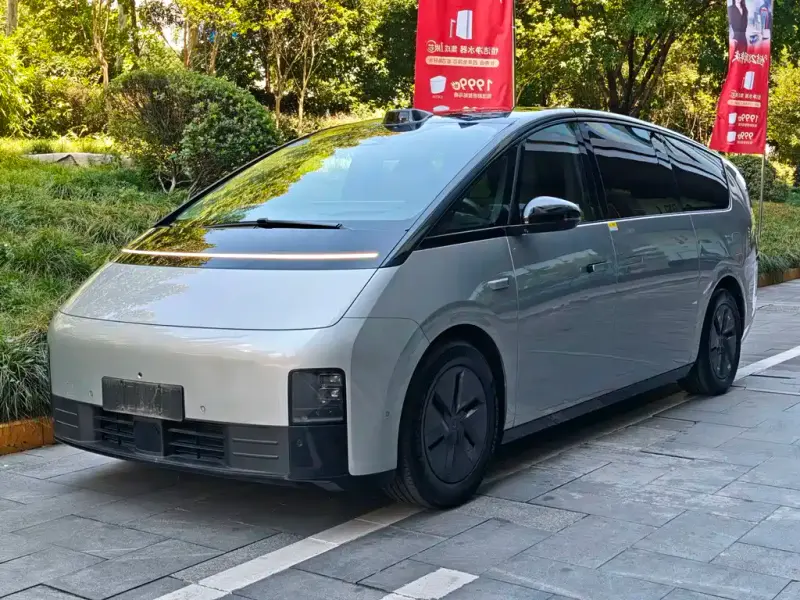 Li Auto Li MEGA, 2024