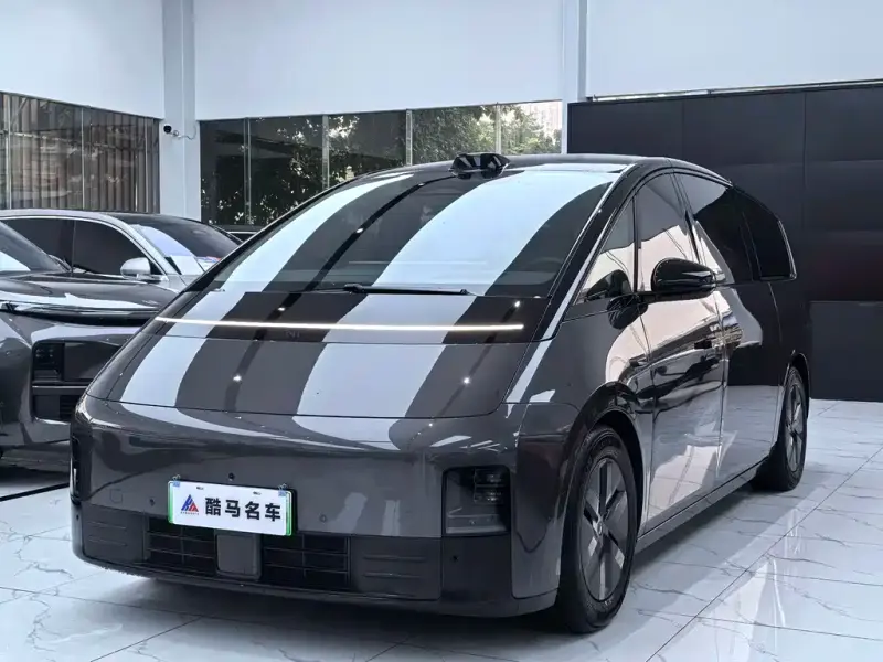 Li Auto Li MEGA, 2025