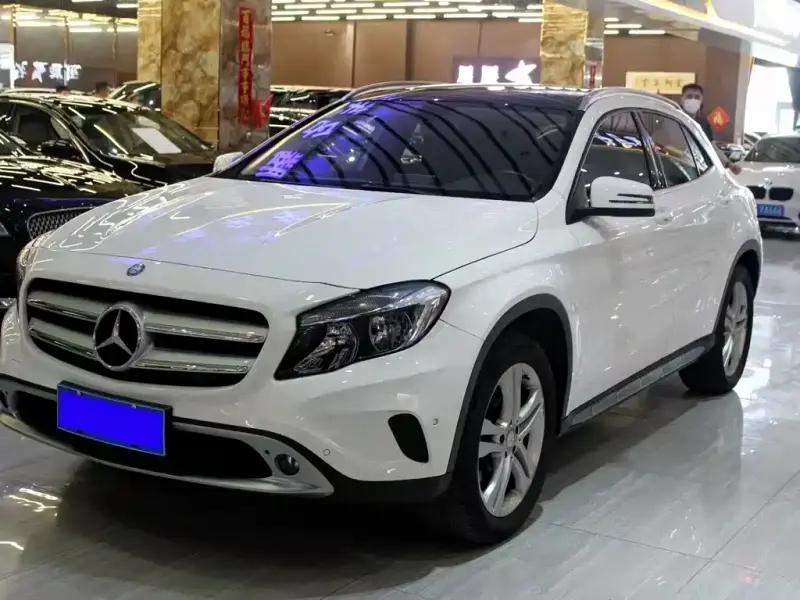 Mercedes-Benz GLA, 2015