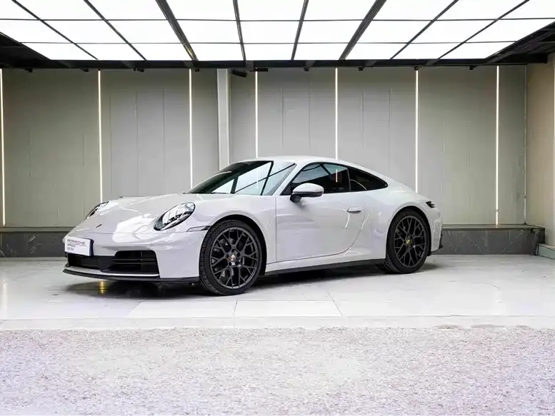 Porsche 911, 2025