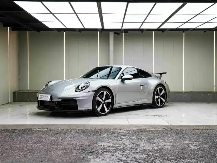 Porsche 911, 2025