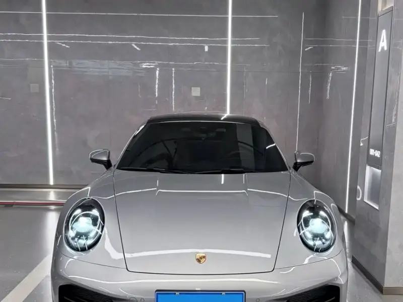 Porsche 911, 2025