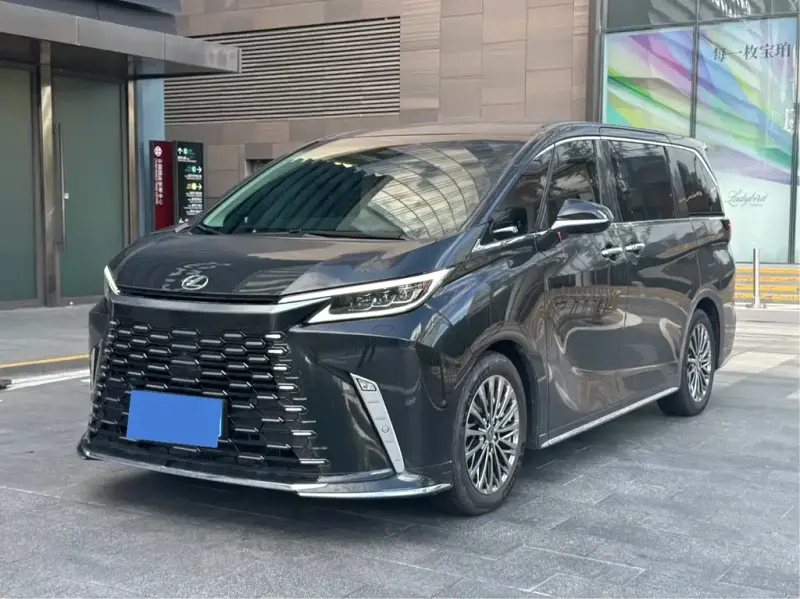 Lexus LM, 2026