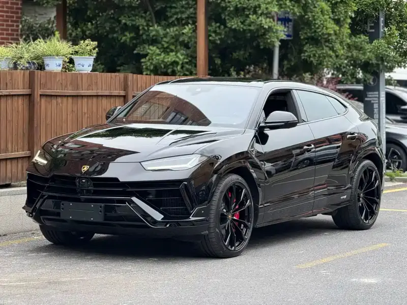 Lamborghini Urus, 2024