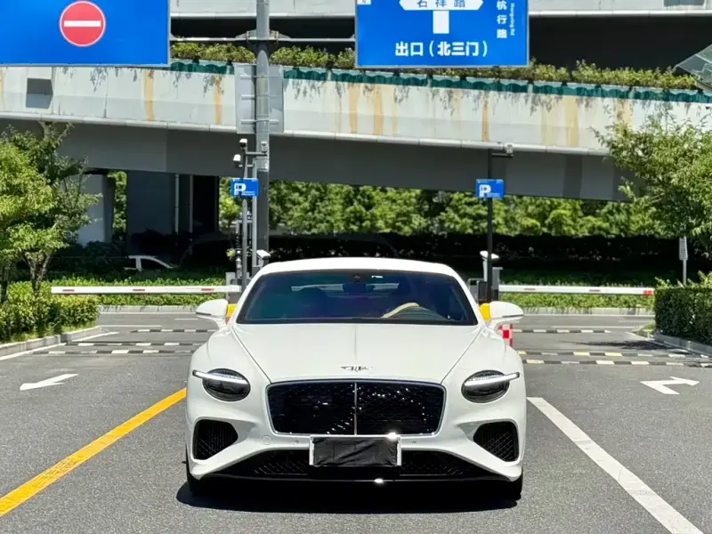 Bentley Continental PHEV, 2026