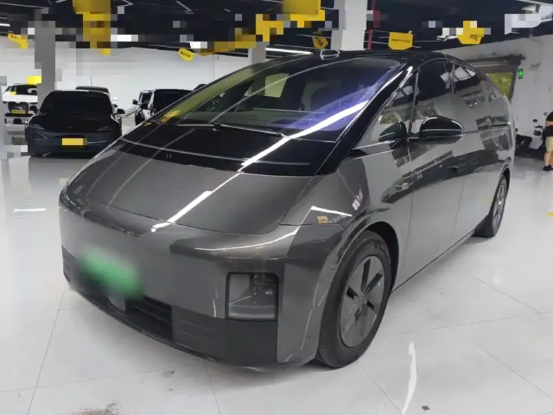 Li Auto Li MEGA, 2025