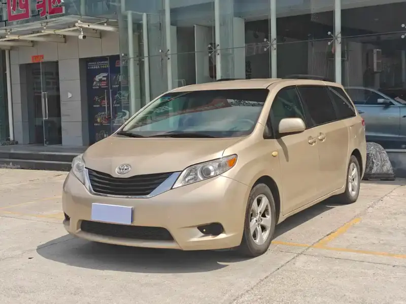 Toyota Sienna, 2015