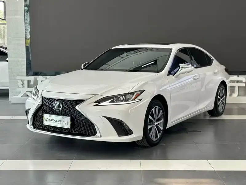 Lexus ES, 2019