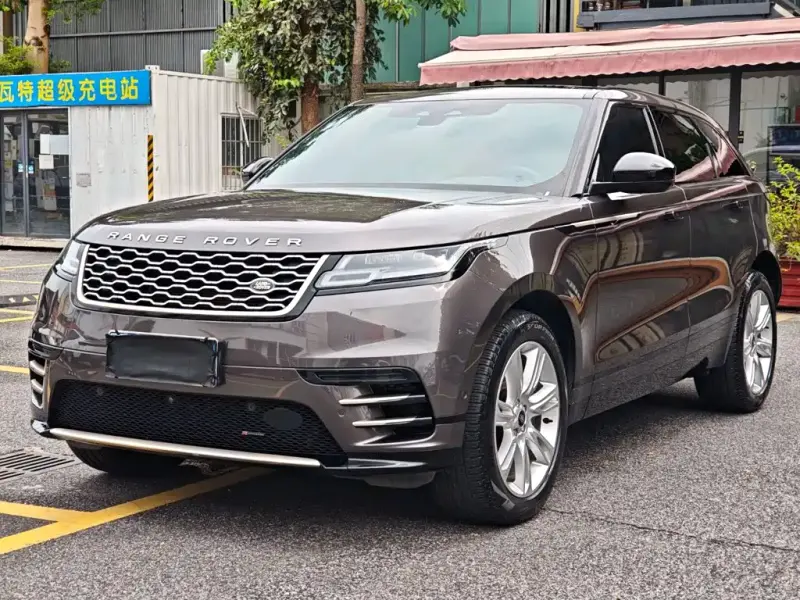Land Rover Velar Range Rover Velar 2022 250PS Shine Gold Collection Edition, 2023 — фото 1