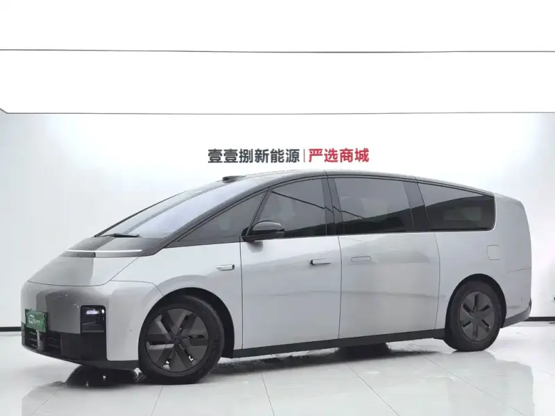 Li Auto Li MEGA, 2025