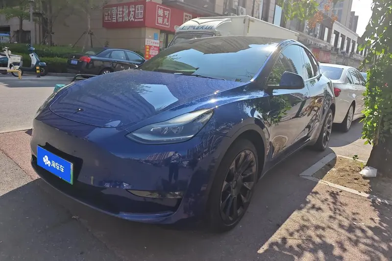 Tesla Model Y, 2021