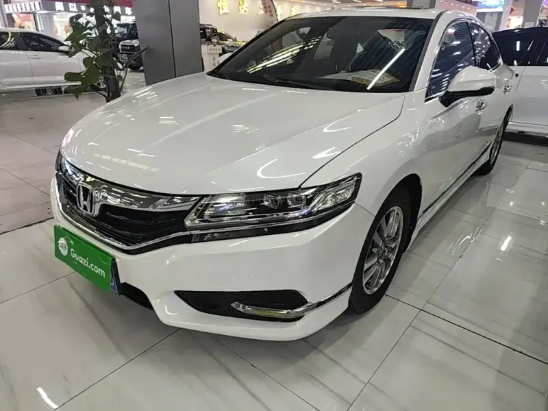 Honda Spirior Honda Spirior 2017 2.0L Classic Edition, 2018 — фото 1