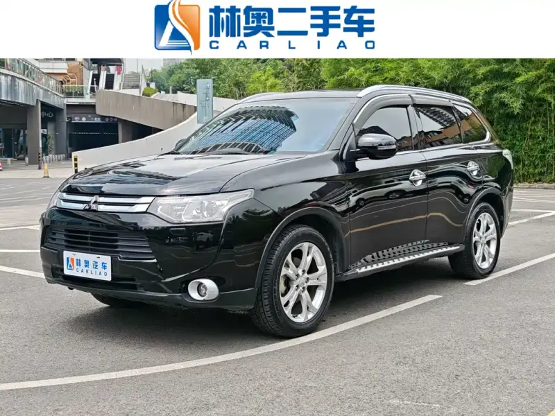 Mitsubishi Outlander (Import), 2015