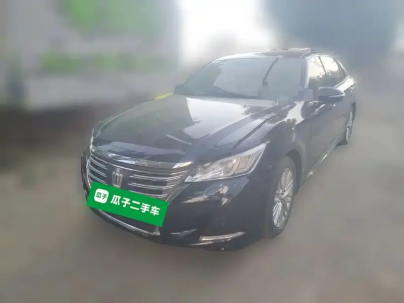 Toyota Crown, 2015