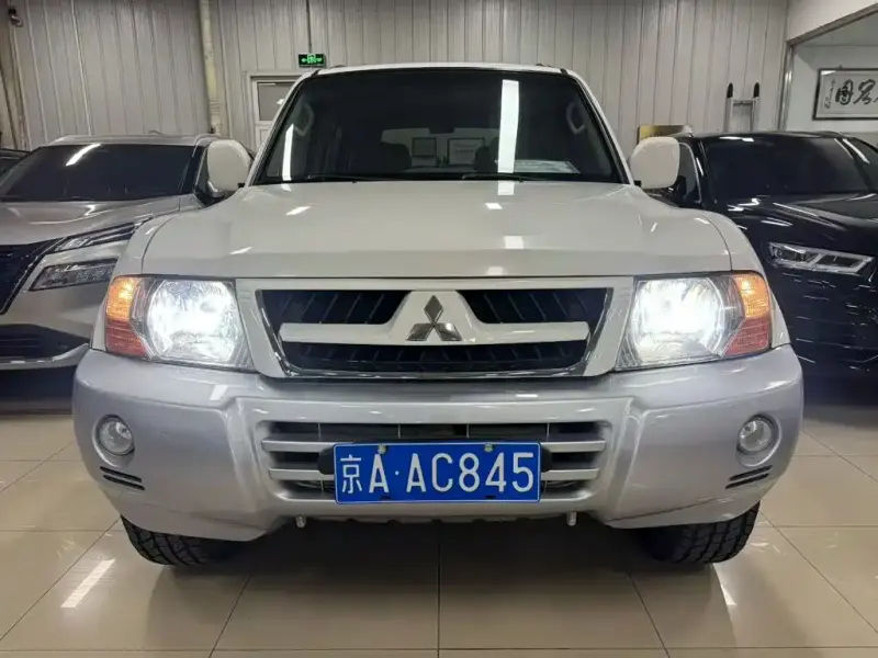 Mitsubishi Pajero, 2011