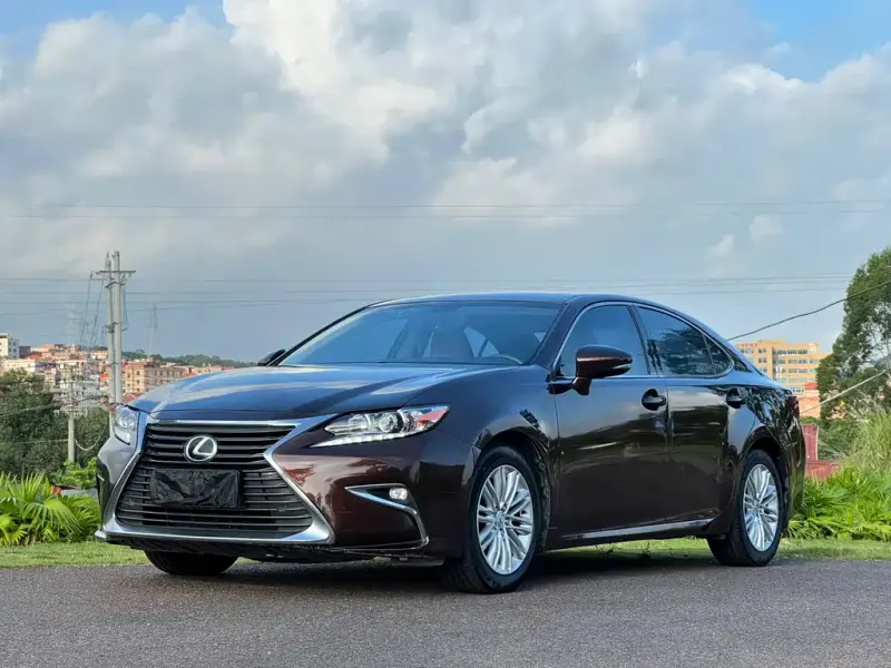 Lexus ES, 2017