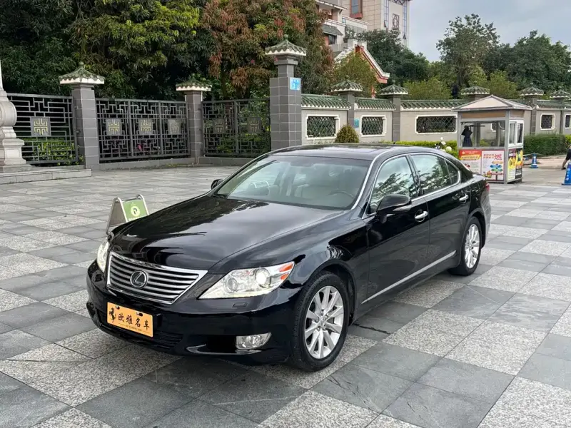 Lexus LS, 2010