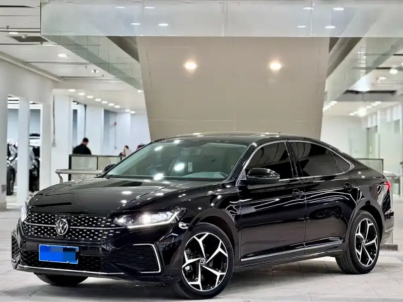 Volkswagen Passat, 2023