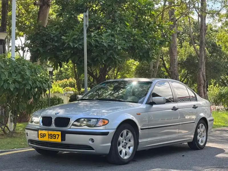 BMW 3 Series, 2005