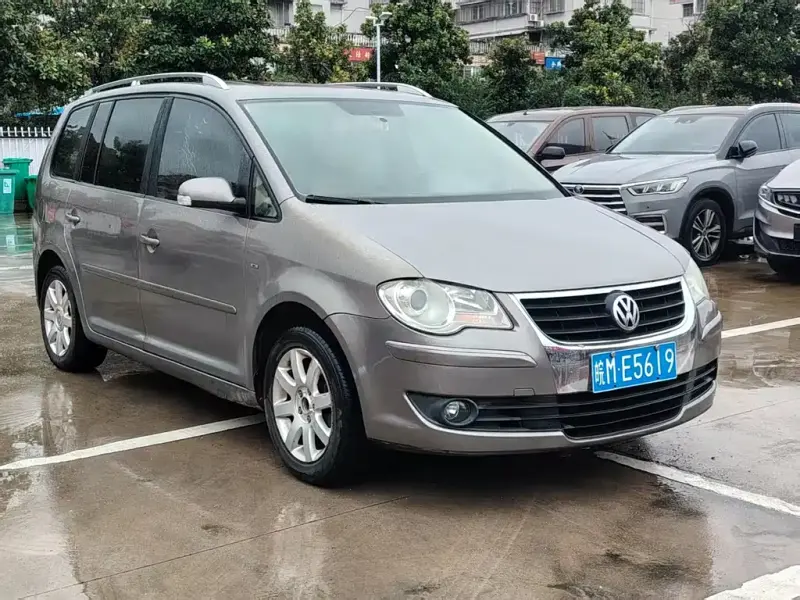 Volkswagen Touran, 2010