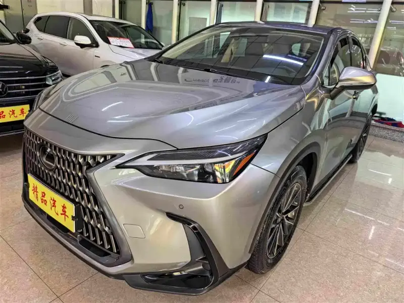 Lexus NX, 2023
