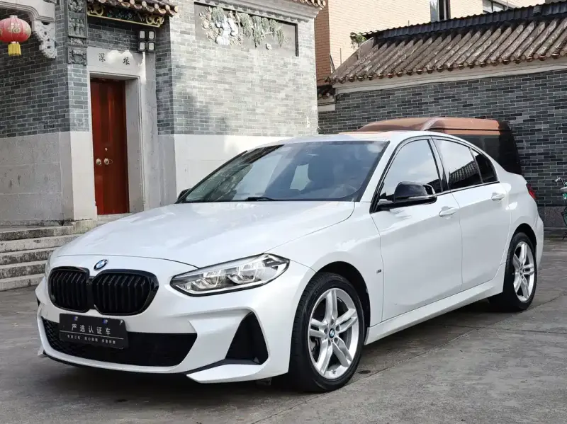 BMW 1 Series, 2022