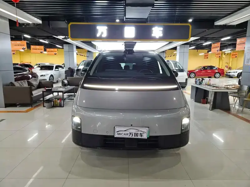 Li Auto Li MEGA, 2024