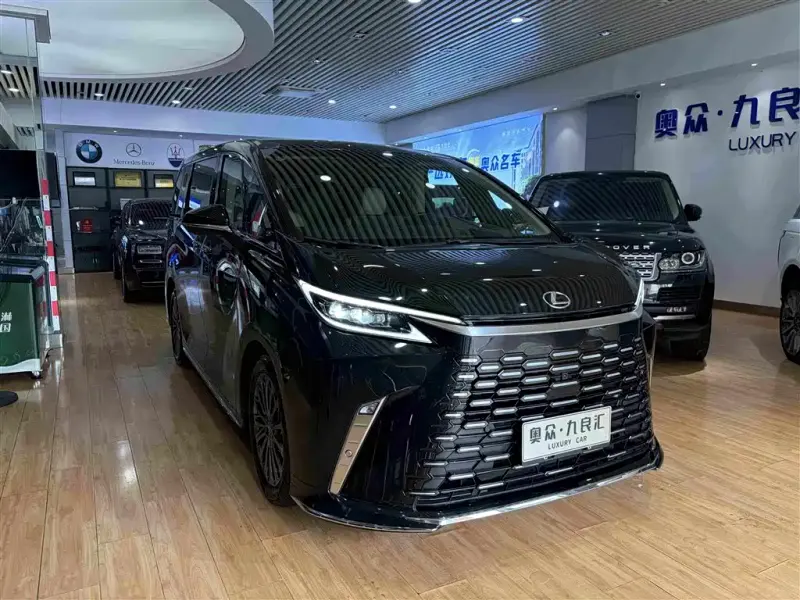 Lexus LM, 2024