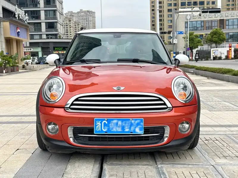 MINI Mini, 2011