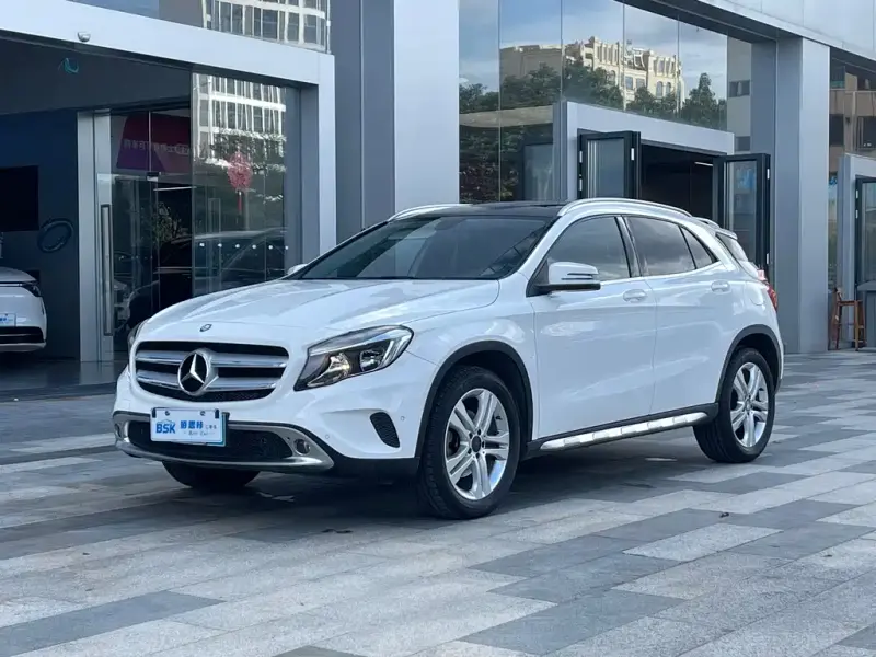 Mercedes-Benz GLA, 2015
