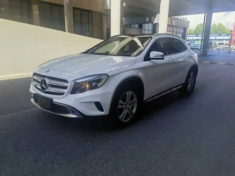 Mercedes-Benz GLA, 2015