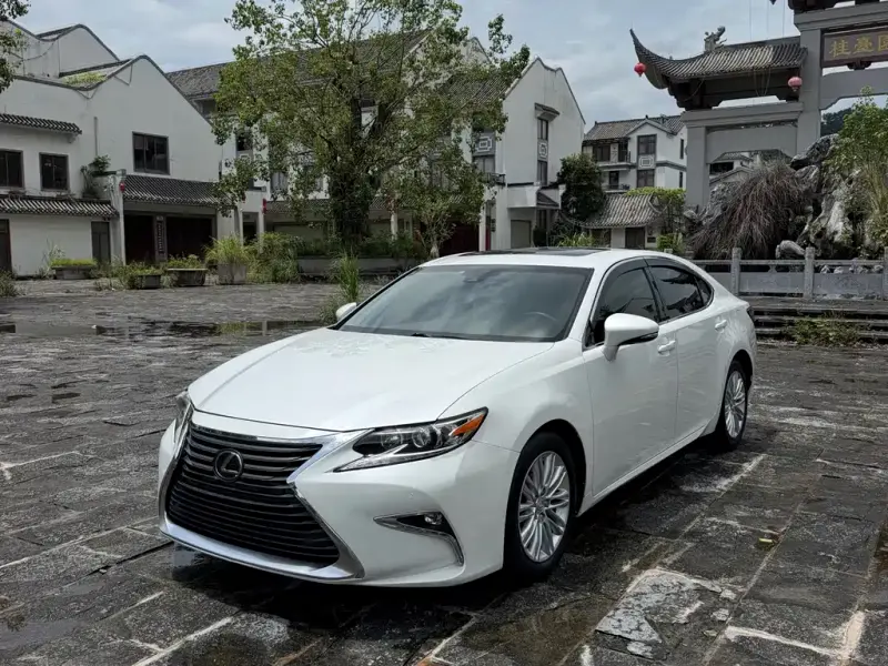 Lexus ES, 2018