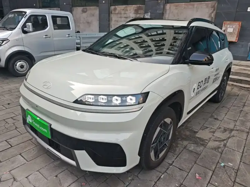 Hyundai EO, 2025