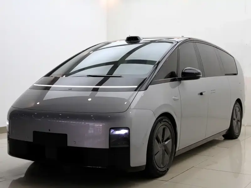 Li Auto Li MEGA, 2024