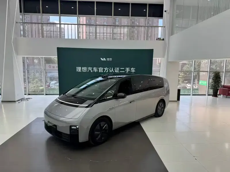 Li Auto Li MEGA, 2024